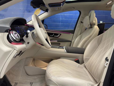 Used 2023 Mercedes-Benz EQS 580 4MATIC SUV image 18