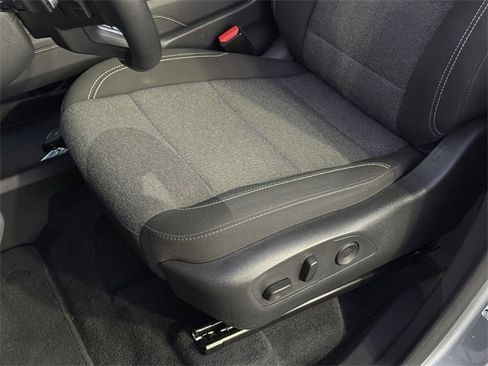 Used 2025 GMC Acadia Elevation image 16