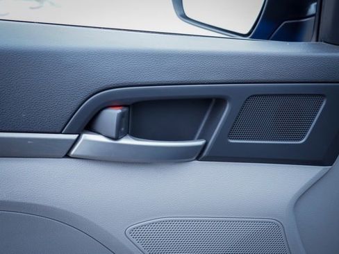 Used 2018 Hyundai Elantra SE image 17