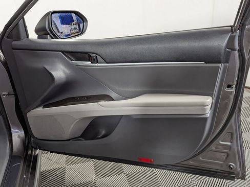 Used 2023 Toyota Camry SE image 31