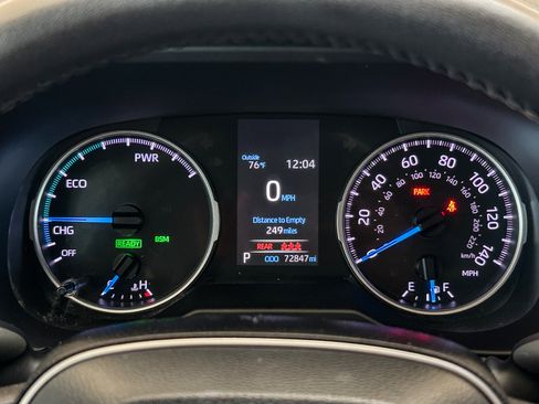 Used 2022 Toyota RAV4 XLE Premium AWD/4WD image 21