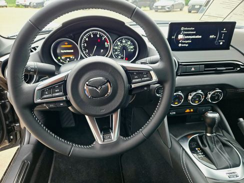 New 2026 MAZDA MX-5 Miata RF Grand Touring RWD image 10