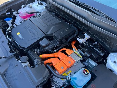 Used 2023 Kia Niro EX image 30