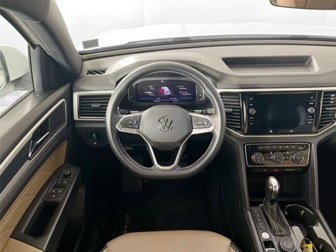 Used 2022 Volkswagen Atlas Cross Sport SE AWD/4WD image 22