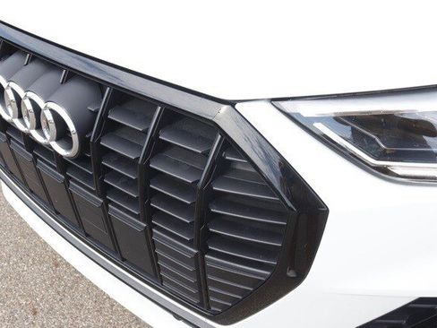 Used 2023 Audi Q3 2.0T Premium Plus w/ Premium Plus Package image 11