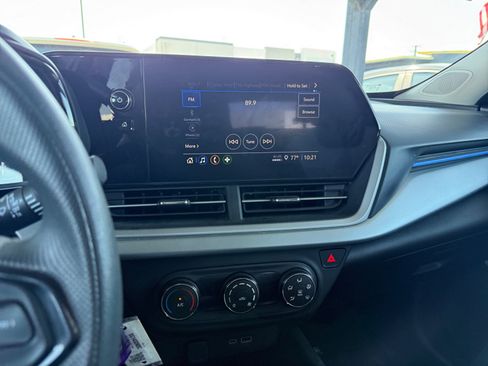Used 2025 Chevrolet Trax LS FWD image 16