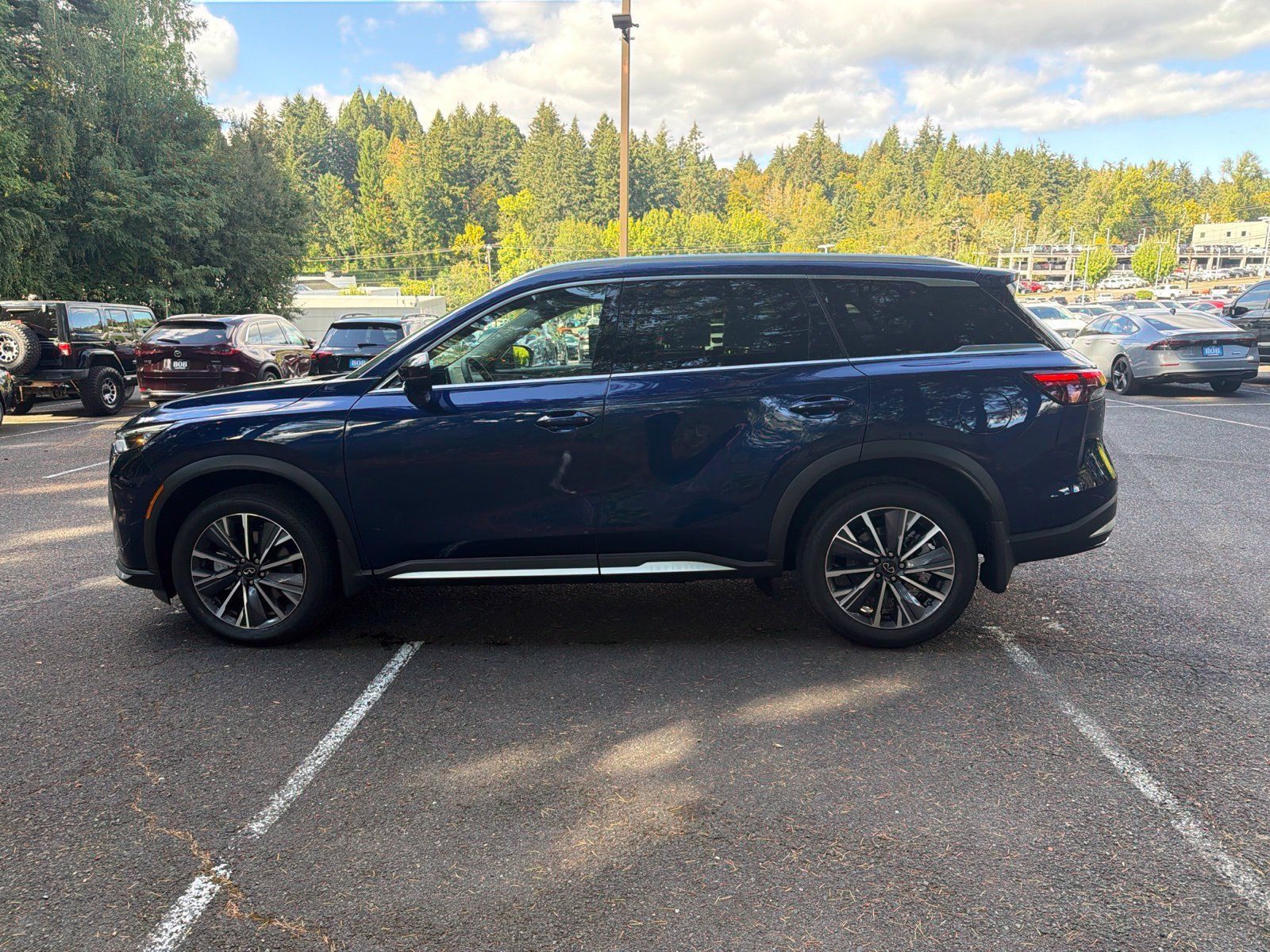 Certified 2026 INFINITI QX60 Luxe w/ Cargo Package AWD/4WD image 10