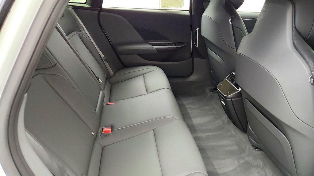 Used 2023 Lucid Air Pure AWD/4WD image 24
