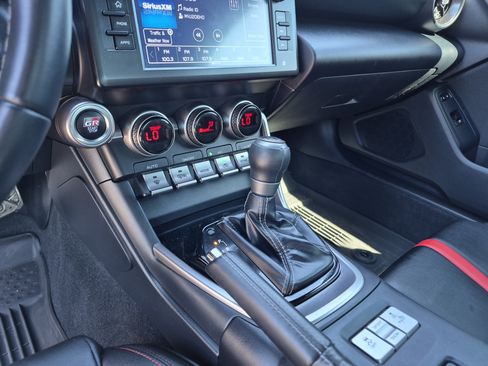 Used 2023 Toyota GR86 RWD image 12