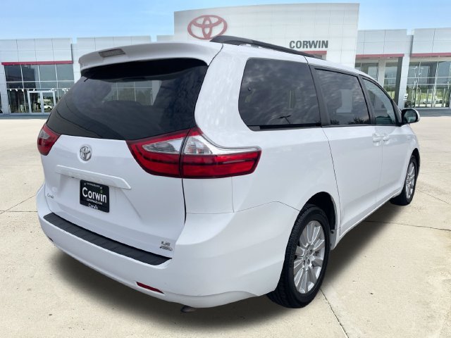Used 2017 Toyota Sienna LE AWD/4WD image 5