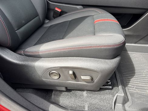 Used 2024 Chevrolet Traverse RS w/ LPO, Floor Liner Package FWD image 31