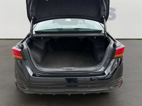 Used 2024 Nissan Altima 2.5 SV FWD image 14
