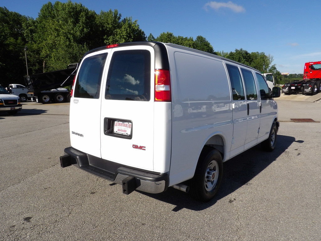 Used 2025 GMC Savana 2500 w/ Driver Convenience Package RWD image 7