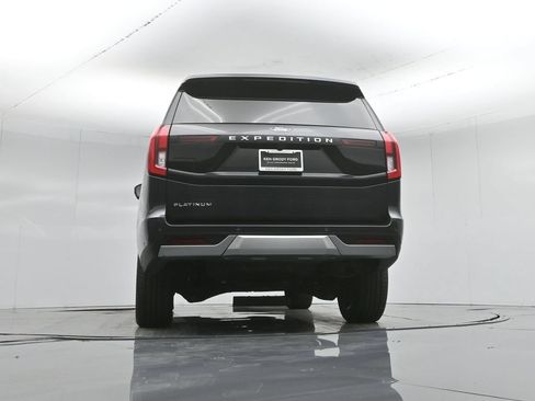 Certified 2025 Ford Expedition Platinum w/ Driver's Package AWD/4WD image 55