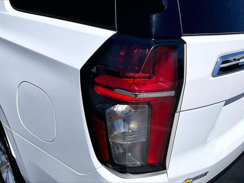 Used 2024 Chevrolet Tahoe Premier AWD/4WD image 34