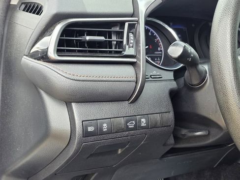 Used 2020 Toyota Camry LE w/ Convenience Package image 14