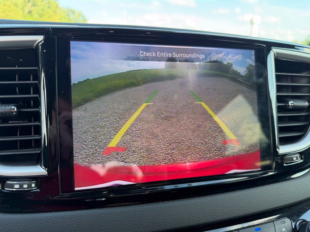 Used 2025 Chrysler Pacifica Select FWD image 5