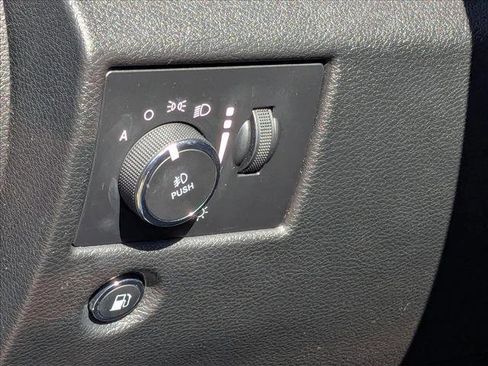 Used 2020 Jeep Grand Cherokee Overland image 10