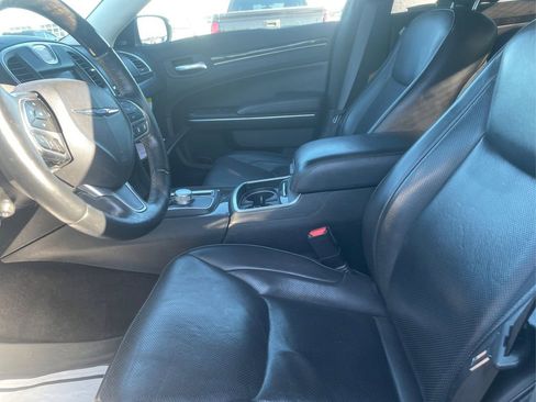 Used 2018 Chrysler 300 Limited w/ Safetytec Plus Group image 20