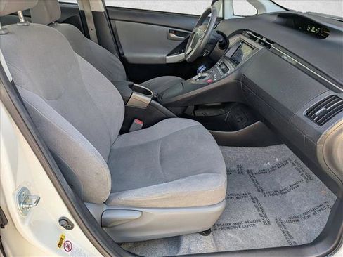 Used 2015 Toyota Prius Three FWD image 19