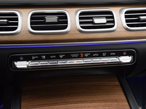 Used 2025 Mercedes-Benz GLE 450 4MATIC Coupe image 28