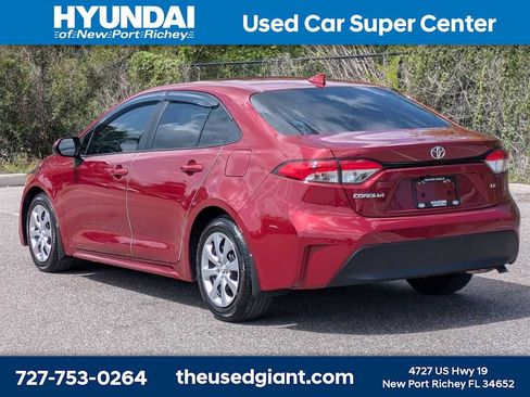 Used 2025 Toyota Corolla LE FWD image 3