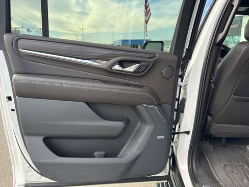 Used 2022 GMC Yukon XL Denali AWD/4WD image 30