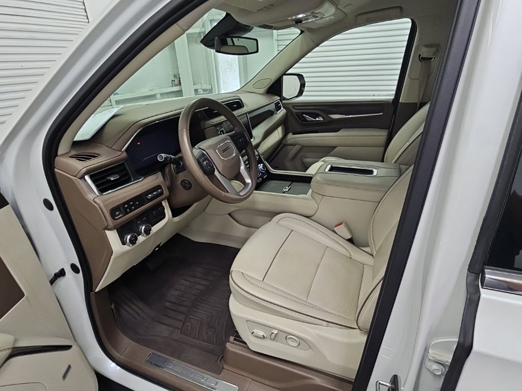 Used 2023 GMC Yukon Denali w/ Max Trailering Package RWD image 12