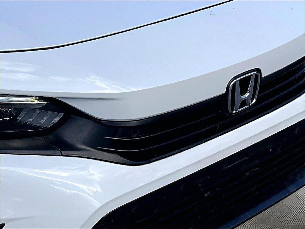 Used 2022 Honda Civic Touring image 32
