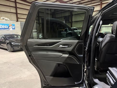 Used 2023 Cadillac Escalade Sport AWD/4WD image 15
