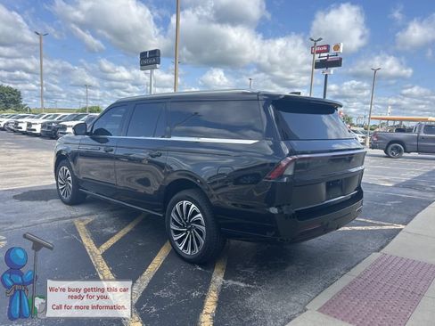 Used 2025 Lincoln Navigator L Black Label AWD/4WD image 3