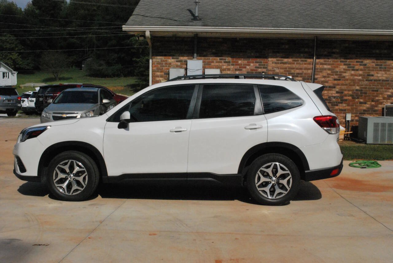 Used 2023 Subaru Forester Premium AWD/4WD image 8