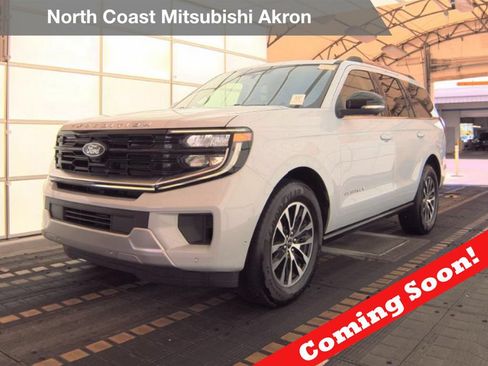 Used 2025 Ford Expedition Platinum AWD/4WD image 1