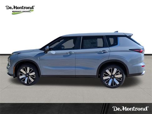 New 2025 Mitsubishi Outlander SE image 8