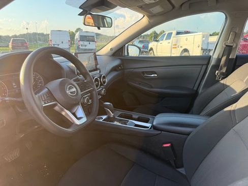Used 2024 Nissan Sentra SV FWD image 4