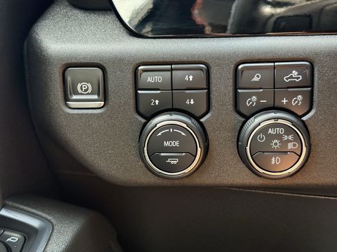 Used 2024 Chevrolet Silverado 2500 High Country AWD/4WD image 23