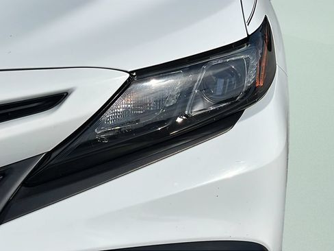 Used 2022 Toyota Camry SE w/ Convenience Package FWD image 25