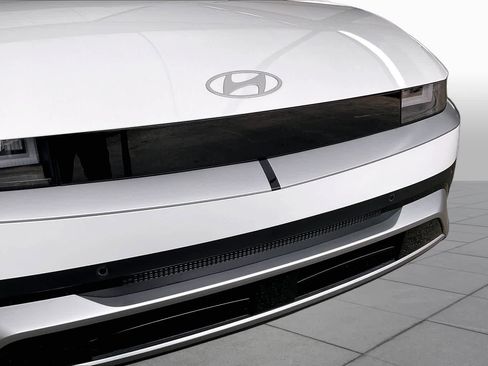 Certified 2026 Hyundai Ioniq 5 SEL RWD image 29