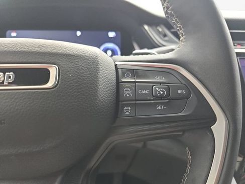 Used 2023 Jeep Grand Cherokee L Laredo AWD/4WD image 18
