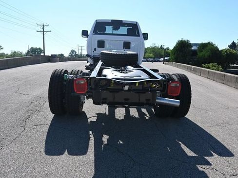 New 2026 RAM 5500 Tradesman AWD/4WD image 12