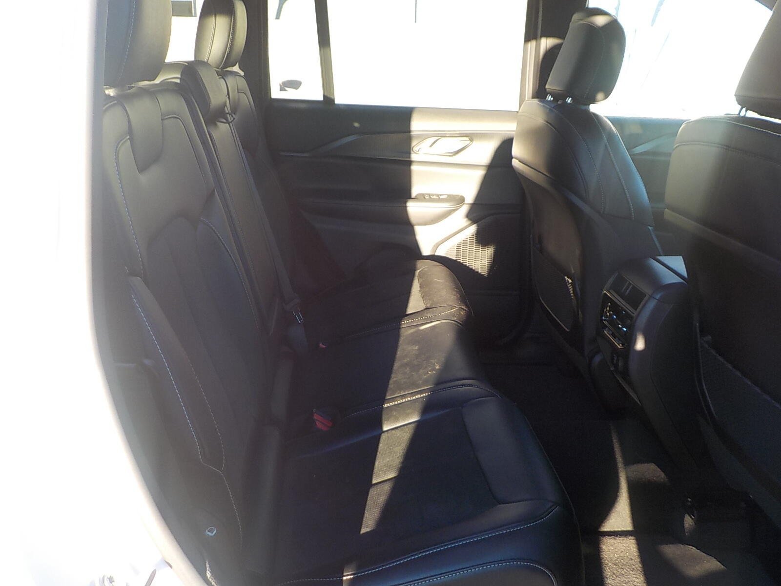 Used 2024 Jeep Grand Cherokee Altitude AWD/4WD image 11