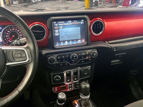 Used 2022 Jeep Wrangler Rubicon w/ Cold Weather Group AWD/4WD image 5