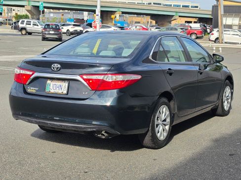 Used 2017 Toyota Camry LE FWD image 7