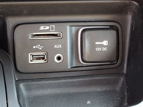 Used 2015 Jeep Cherokee Limited AWD/4WD image 28