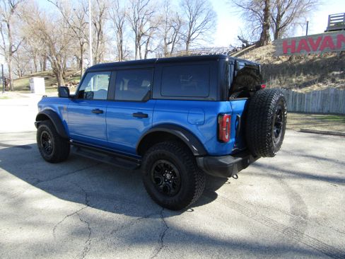 Used 2025 Ford Bronco Badlands image 2