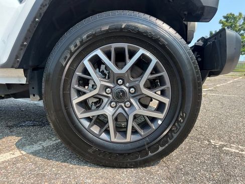 Used 2025 Jeep Wrangler Unlimited Sahara AWD/4WD image 13