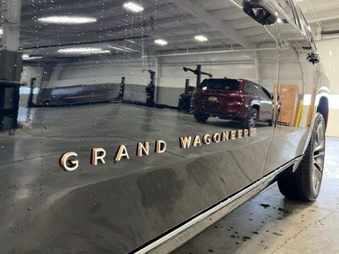 New 2025 Jeep Grand Wagoneer Series III w/ HD Trailer Tow Package image 7