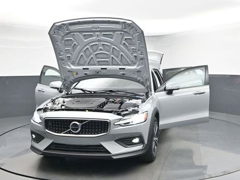 New 2026 Volvo V60 B5 Cross Country Plus w/ Protection Package Premier image 54