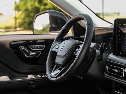 Used 2025 Lincoln Aviator Reserve w/ Jet Appearance Package AWD/4WD image 21