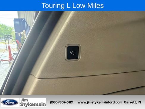 Used 2017 Chrysler Pacifica Touring-L w/ Tire & Wheel Group FWD image 38